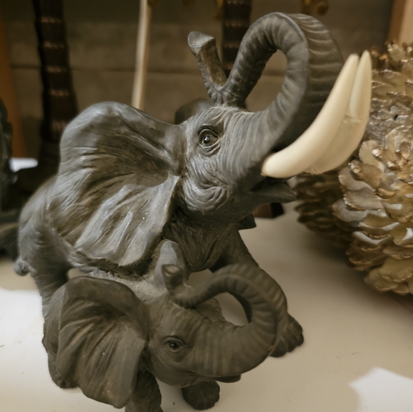 Gray Mother And Baby Elephant - Picture 6 of 6